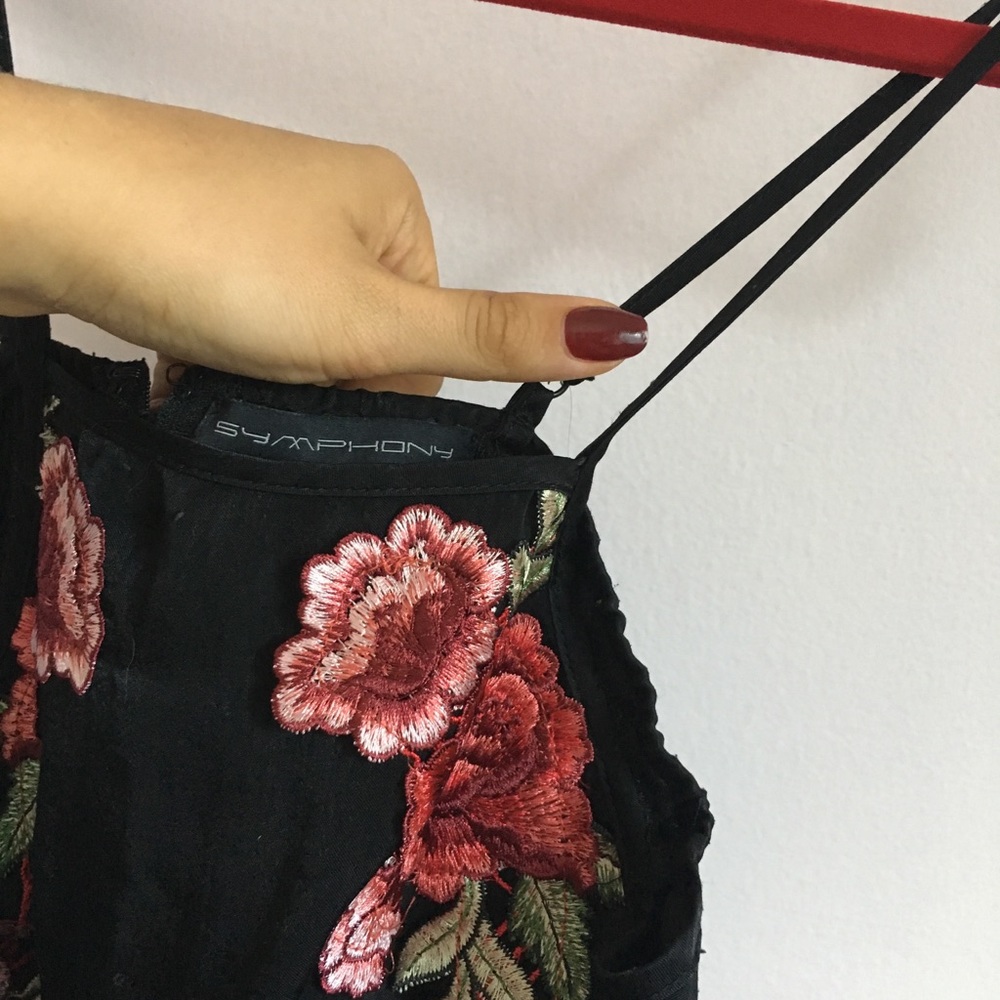 EMBROIDERY FLORAL ROMPER WITH SLITS UP THE KNEE